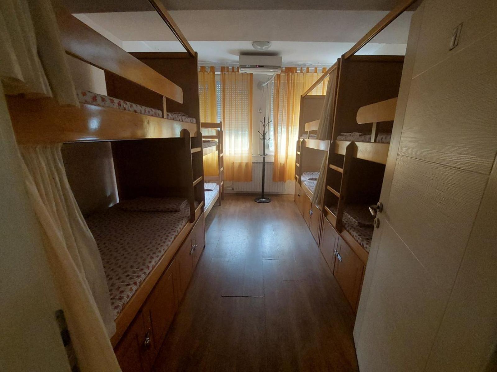 Hostel Valentin 2 Скопье Экстерьер фото