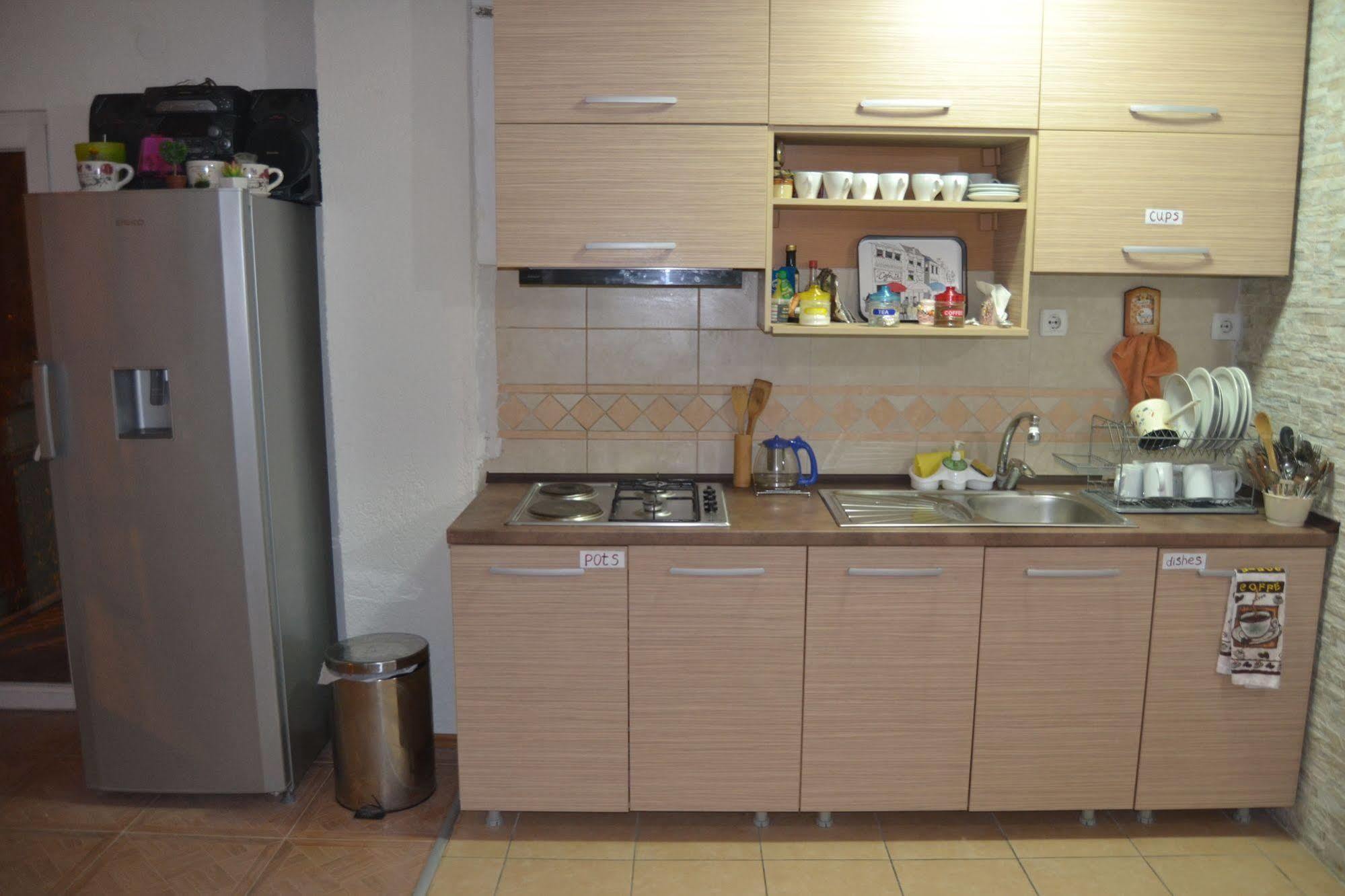 Hostel Valentin 2 Скопье Экстерьер фото